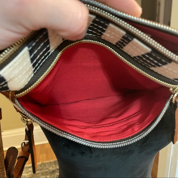 NWOT Dooney & Bourke Nylon North South Triple Zip Animal Crossbody Red Lining 🎁 - Picture 7 of 11